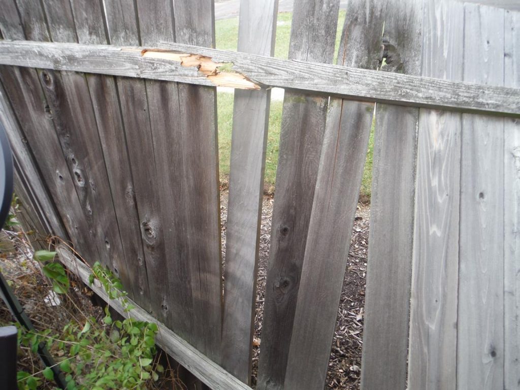Wood Fence Repair 